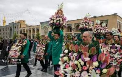 گل‌آرایی حرم مطهر رضوی در آستانه میلاد