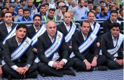 دیدار جمعی از کارگران با رهبر انقلاب /عکس