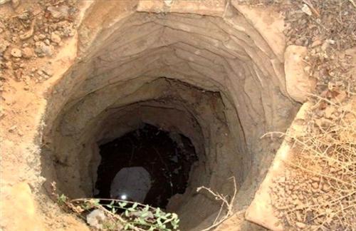  سقوط ۸ عضو یک خانواده کوهدشتی در چاه /فیلم
