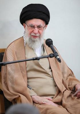  دیدار رهبر انقلاب با دست‌اندرکاران کنگره‌ شهدای امدادگر 