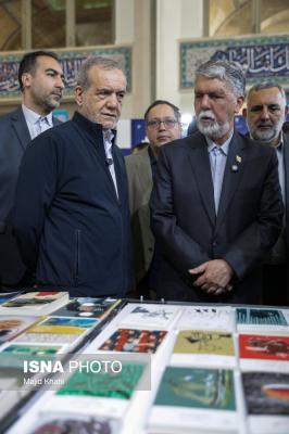 بازدید رئیس‌جمهور از نمایشگاه بین‌المللی کتاب تهران 