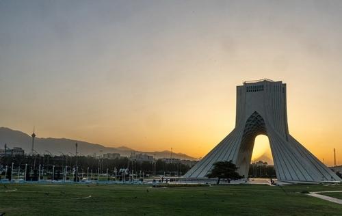  طلوع خورشید بر فراز دماوند 