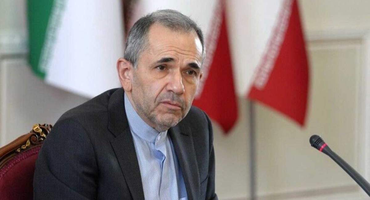 مواضع آمریکایی‌ها متناقض است 