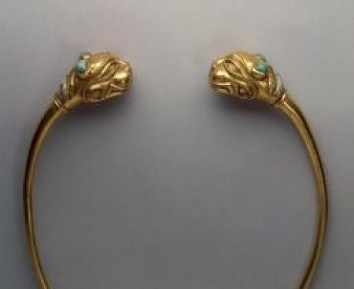 طوق گردن روسی متعلق به دوره هخامنشی