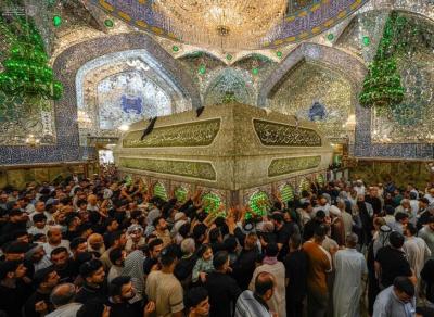 حضور زائران در حرم امیرالمومنین در دهه امامت