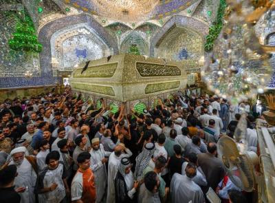 حضور زائران در حرم امیرالمومنین در دهه امامت