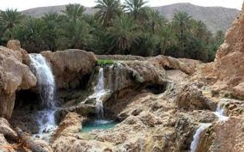 آب‌تنی در چشمه آبگرم سیاه‌کش