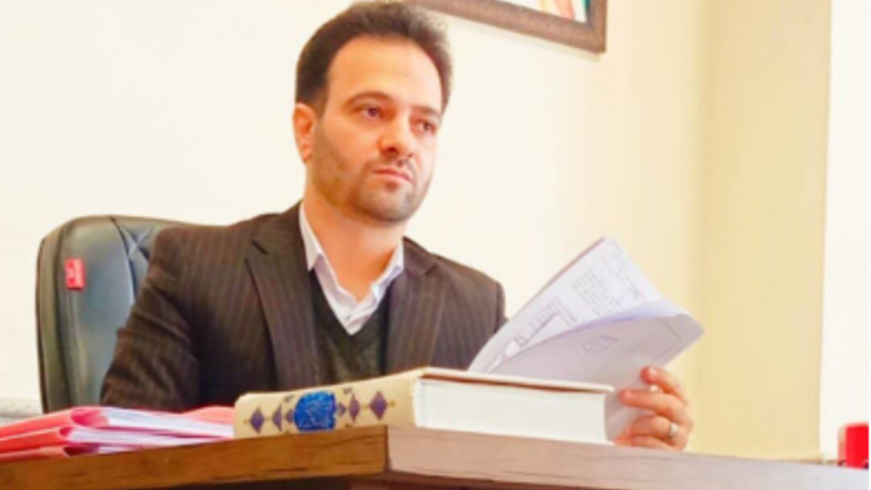 لحظه ترور قاضی احسان باقری در شیراز لحظه ترور قاضی احسان باقری در شیراز