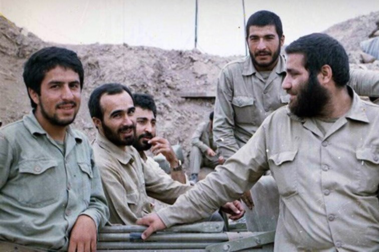 قوطی کمپوتی خالی که اشک رزمنده‌ها را درمی‌آورد! 