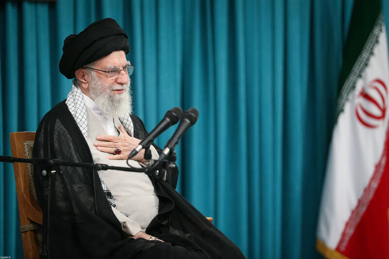 جایگاه و شأن حقوقی مجلس از نظر رهبر انقلاب اسلامی/در تصمیم‌گیری و رای‌گیری‌ها اغراض شخصی را دخیل نکنید+فیلم و صوت