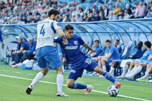 پرسپولیس پا در کفش استقلال کرد