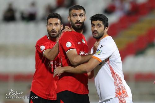 عارف آقاسی به استقلال پیوست 