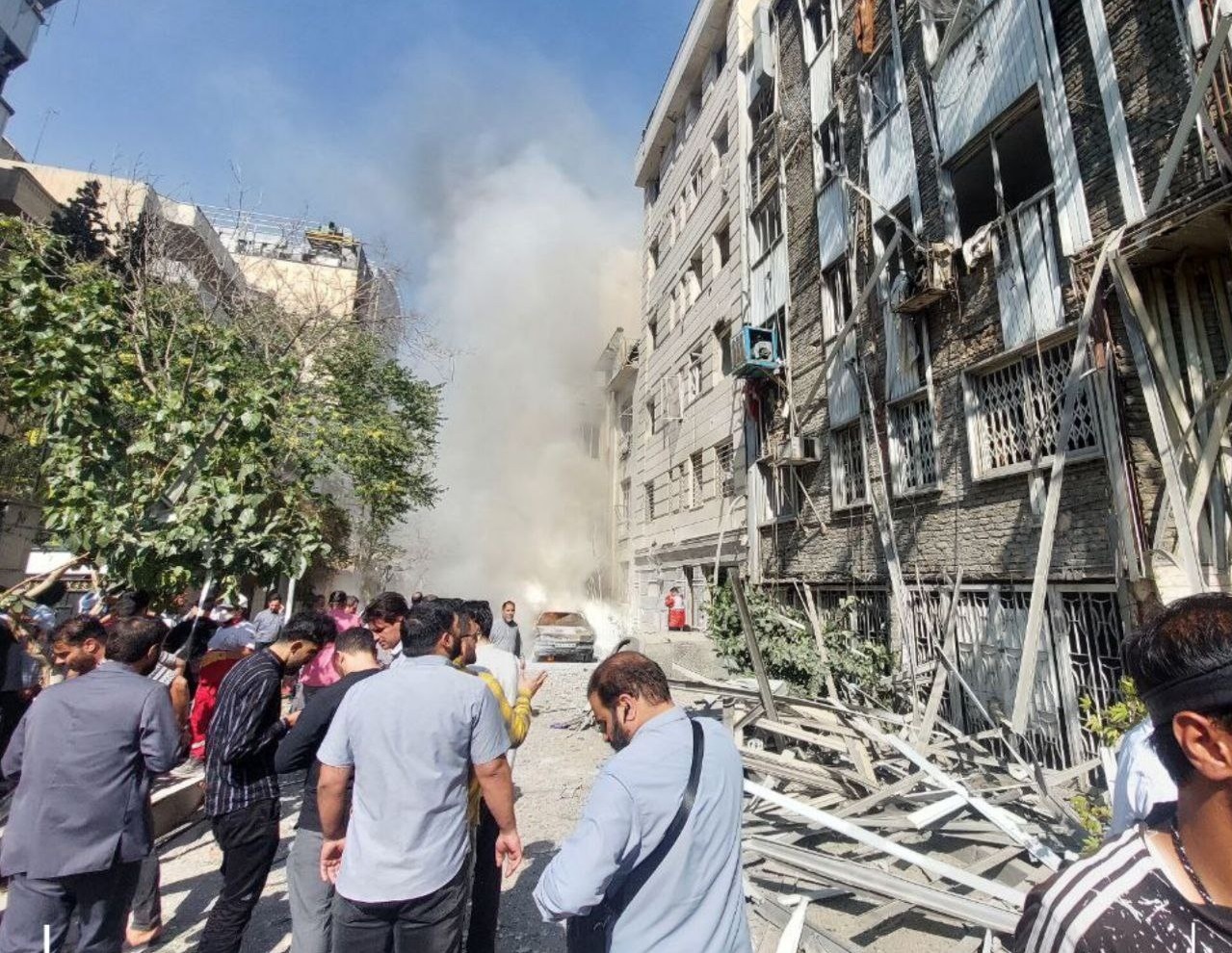  حمله اسرائیل به حوالی همت، اکباتان، بلوار کشاورز، نیاوران، محله آشتیانی، هاشمی، نیروی هوایی، سهرودی، بوستان ولایت و ولیعصر تهران