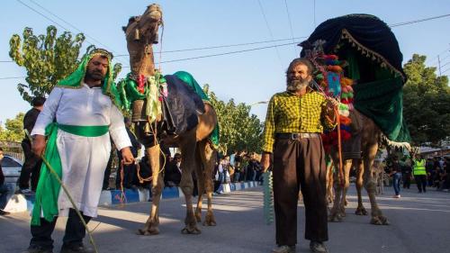 کاروان بیرق کشان عاشورایی در بابل