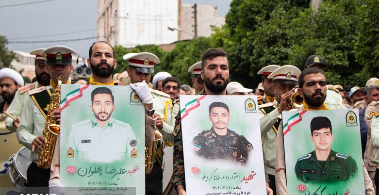 تشییع پیکر پاک سه شهید نیروی انتظامی درگرگان / عکس تشییع پیکر پاک سه شهید نیروی انتظامی درگرگان / عکس