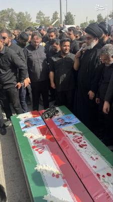 اقامه نمازوآرامگاه ابدی شهیدان حاجی زاده و باقری 