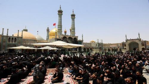 اقامه نماز ظهر عاشورا در قم