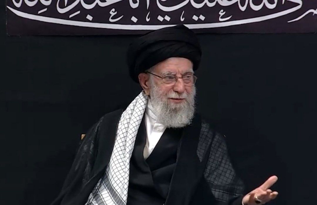 خورشید در میانه آن شب طلوع کرد 