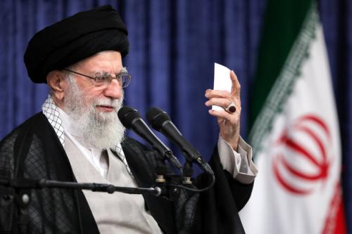 هشدار رهبر انقلاب به دشمنان ایران، تیتر یک رسانه‌های جهان+عکس