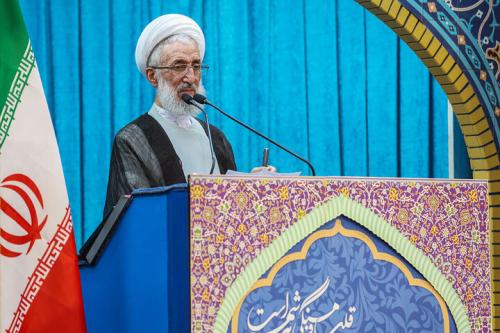 هر صدای تفرقه را صدای دشمن تلقی کنید