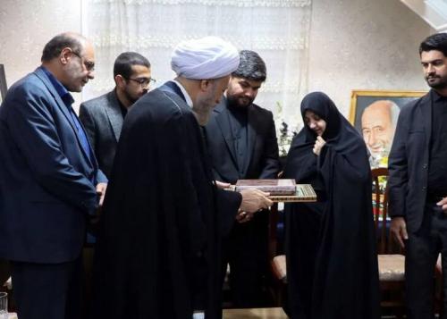  ابلاغ پیام رهبر انقلاب به خانواده سرلشکر شهید غیب‌پرور