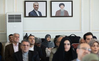  نشست رئیس جمهور با معاونان و مدیران وزارت امور خارجه /عکس
