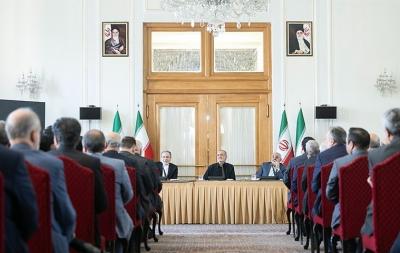  نشست رئیس جمهور با معاونان و مدیران وزارت امور خارجه /عکس