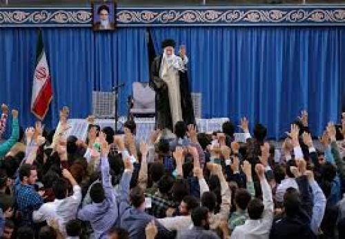 روایت نویسنده دهه هشتادی از حلقه‌های میانی انقلاب