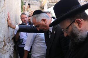 شکست مفتضحانه سلطنت طلبان