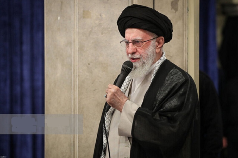 ملت ایران، دین و دانش خود را رها نخواهد کرد