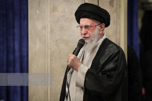 ملت ایران، دین و دانش خود را رها نخواهد کرد