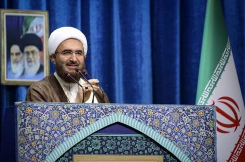 دشمن بر گسل‌های قومی، مذهبی، سیاسی و نسلی طمع دارد