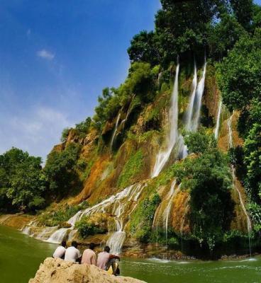  عکس/ آبشاری شگفت انگیز در لرستان 