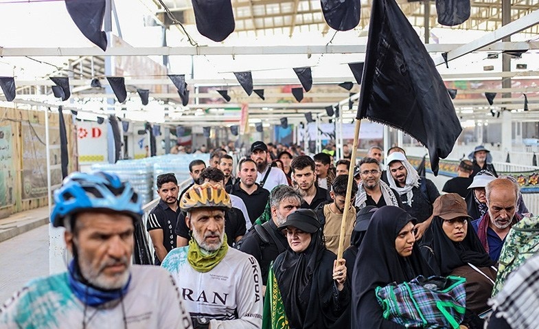 بازگشت زائران اربعین حسینی از مرز مهران /عکس بازگشت زائران اربعین حسینی از مرز مهران /عکس