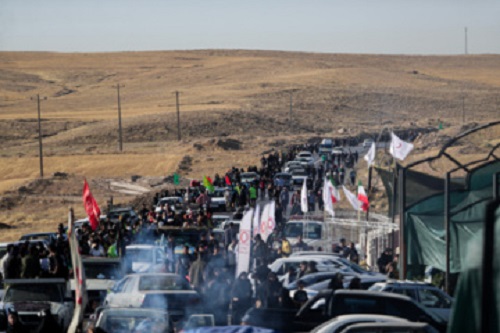 زائران پیاده در راه مشهد الرضا(ع)