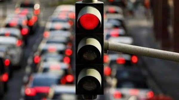 سرقت باتری های  چراغ‌های راهنمایی رانندگی