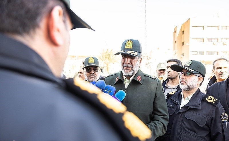 برخورد پلیس با مصرف‌کنندگان گل در ورزشگاه‌ها