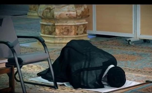 لحظاتی از حضور رهبر انقلاب در مسجد مقدس جمکران/فیلم