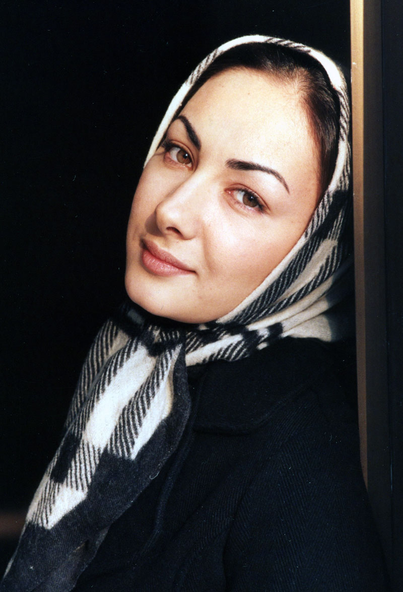 عکس هانیه توسلی در حافظیه