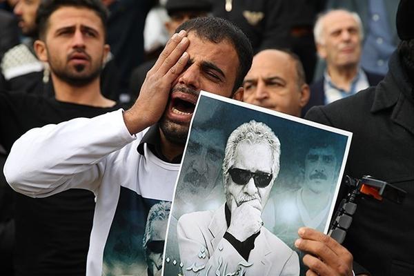 حرکت زشت  هوادران در روزخاکسپاری منصورپورحیدری/نارضایتی خانواده منصورپورحیدری از حرکت زشت هوادران