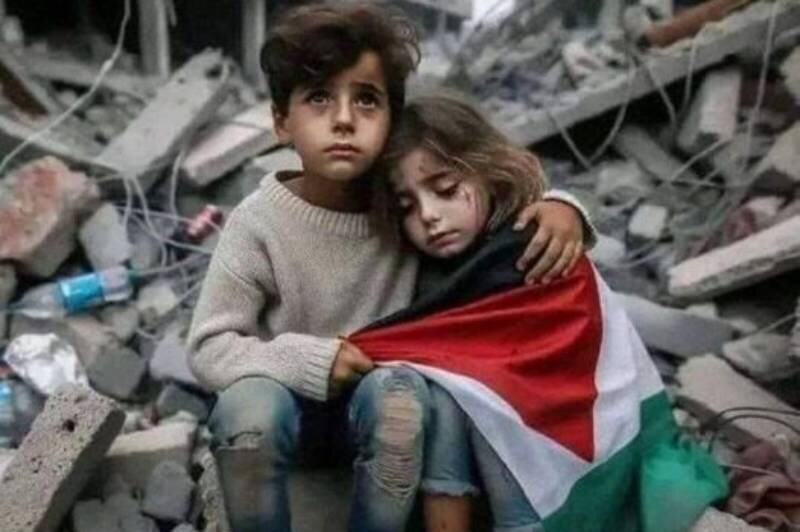 کودک به خواب رفته فلسطینی روی خودرو /فیلم کودک به خواب رفته فلسطینی روی خودرو /فیلم