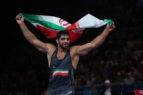 درخشش مدال طلا بر گردن هادی ساروی