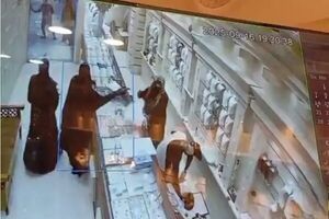 دستگیری ۶ سارق طلافروشی دَرگهانِ قشم+فیلم