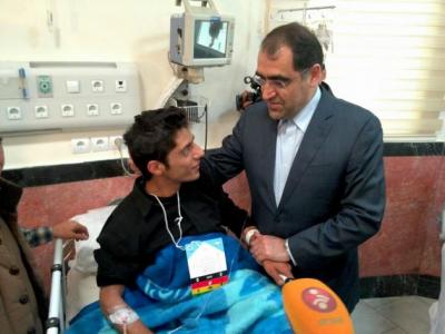 عکس/ عیادت وزیر بهداشت از مجروحان سامرا 