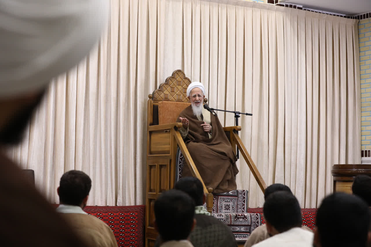 جامعه فرومایه سلطه بیگانگان را می‌پذیرد