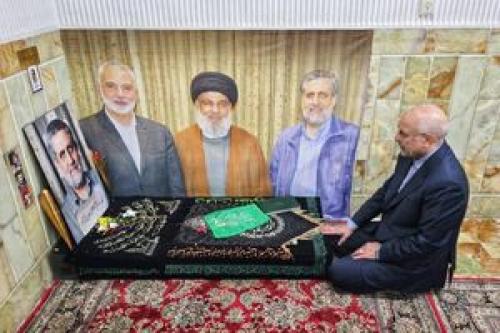  حضور قالیباف بر سر مزار سرلشکر شهید ایزدی+ عکس