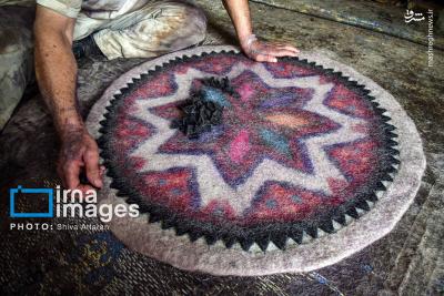 صنایع دستی ایران نمدمالی