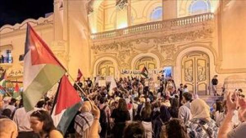 تجمع صدها دانشجو در تونس در اعتراض به حمله رژیم صهیونیستی به ناوگان «الصمود»