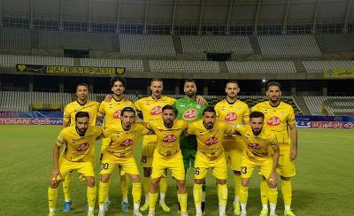 دیدار تیمهای فوتبال فجر شهید سپاسی و استقلال خوزستان 