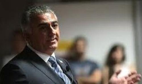 خیانت حتی اگر برآمده از حماقت باشد، باز هم خیانت است 